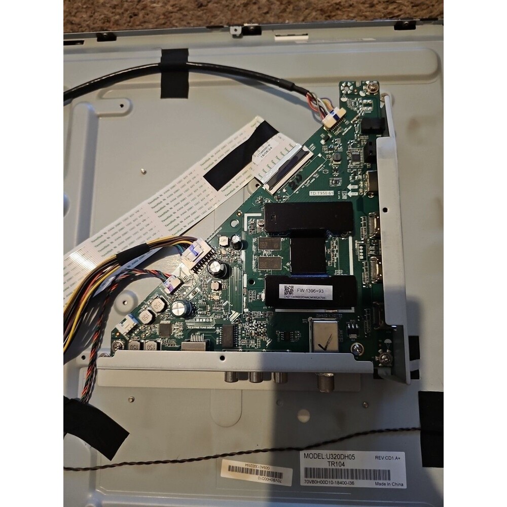 TOSHIBA  32LF221U19 MAIN BOARD TD.T950.61    I Broke My Screen My Loss Your Gain